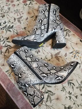 Madden Girl Snake Print Ankle Boots - Black & White